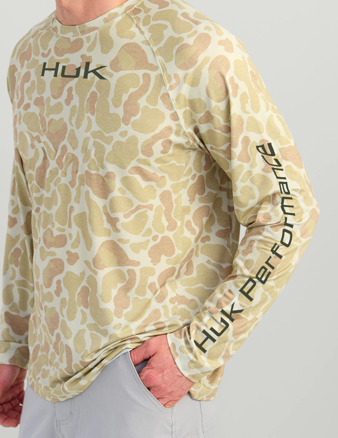 Huk | Airweight Printed Long Sleeve Crew, Sand Camo